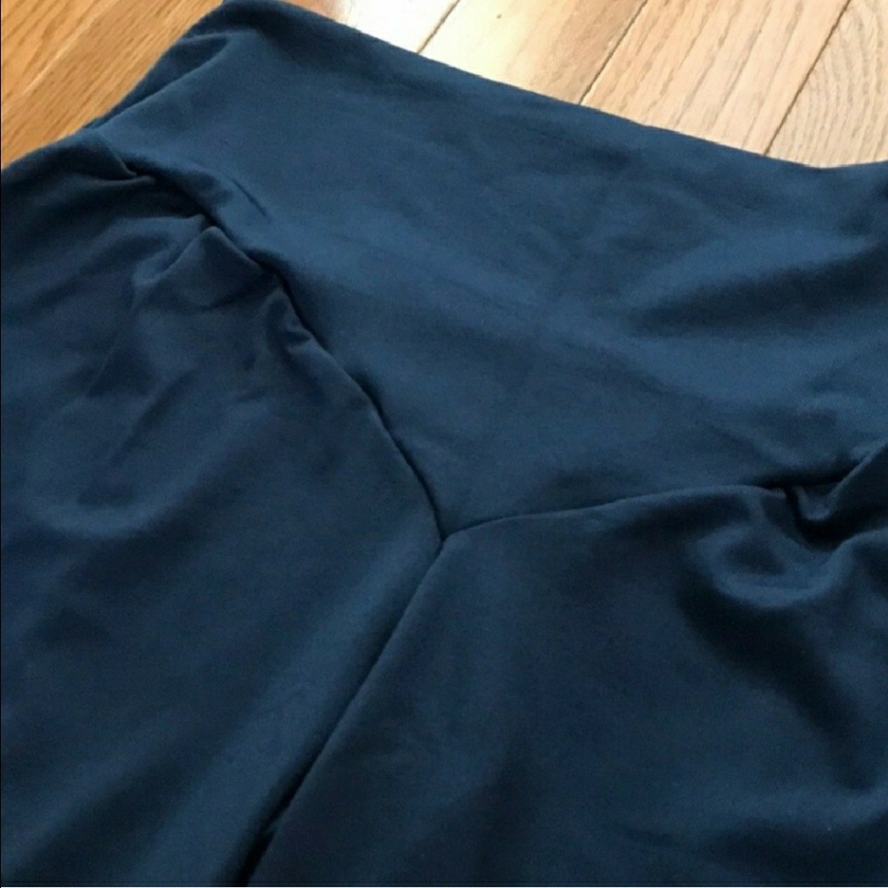 2 NWT Braziliaria Brazilian sleek capri leggings